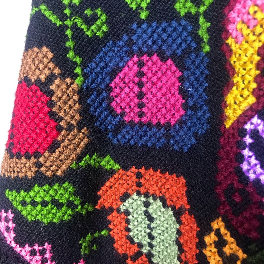 COLORFUL WOVEN VINTAGE PONCHO - Picture 2 of 4
